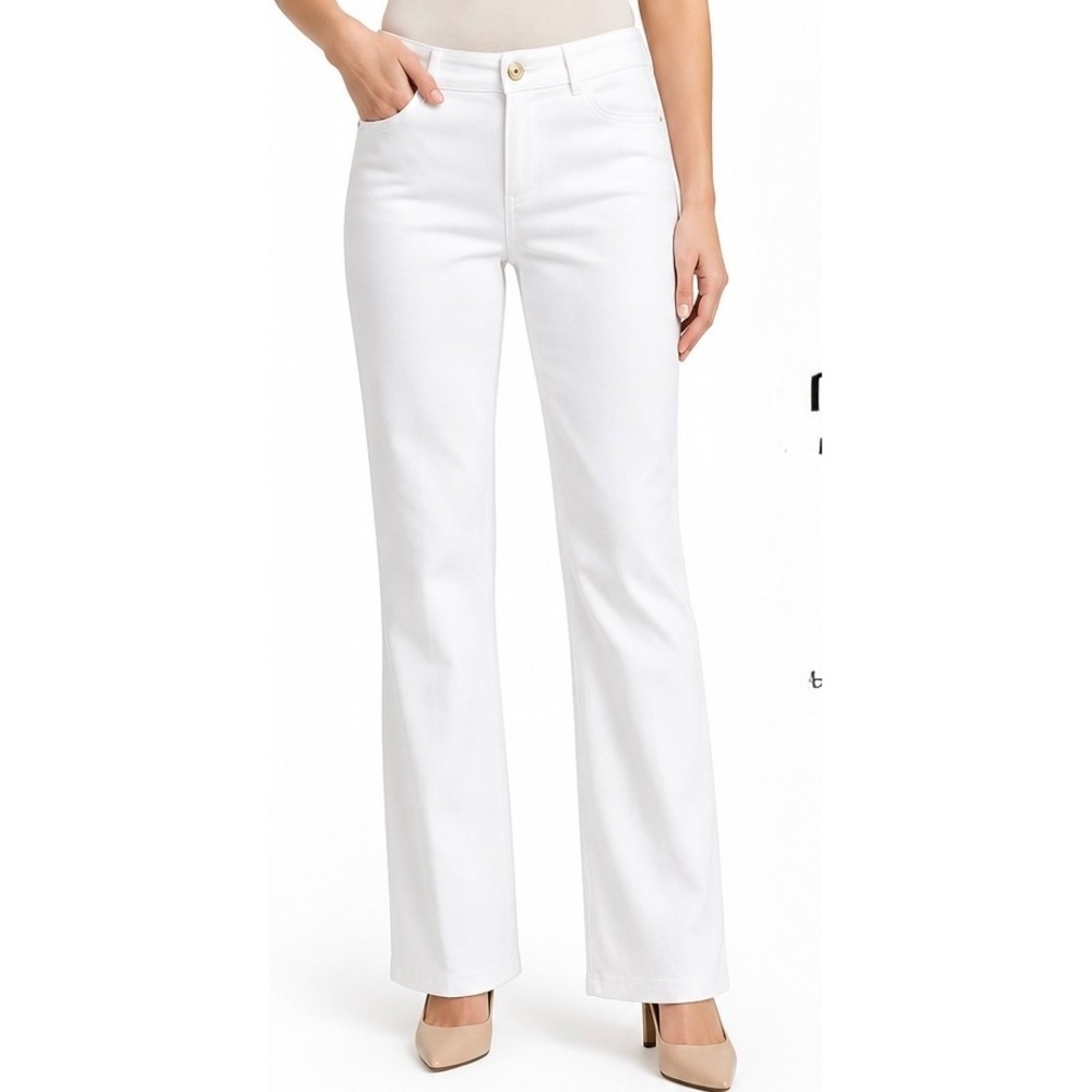 St. John Collection White Straight Leg Five Pocket Pants Size 10 Gold Button